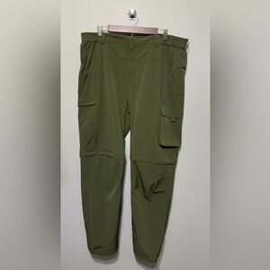 Men's Olive Green Cargo Pants Size 40, 42” Leg, EUC Nylon/Spandex